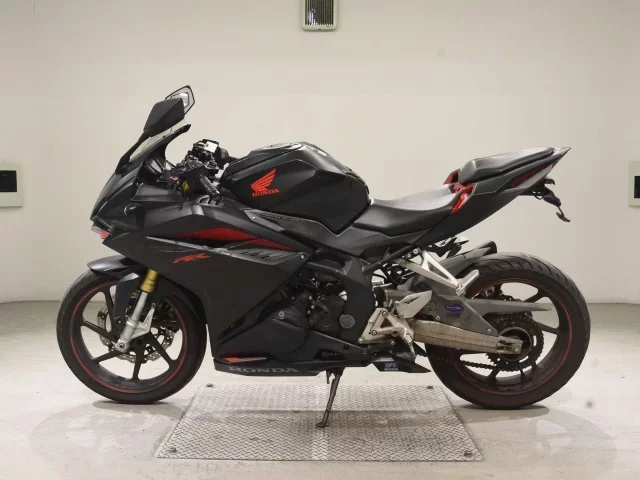 Honda CBR250RR-2