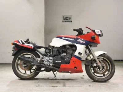 Kawasaki GPZ900R SHO LOUIS NOT EQUIPPED