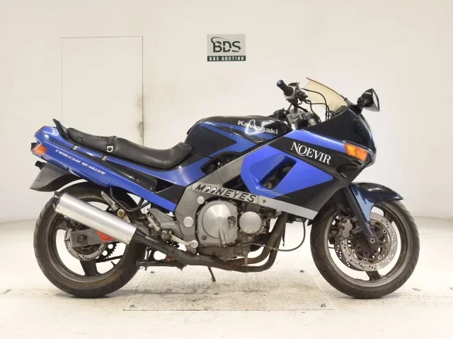 Kawasaki ZZR400-1