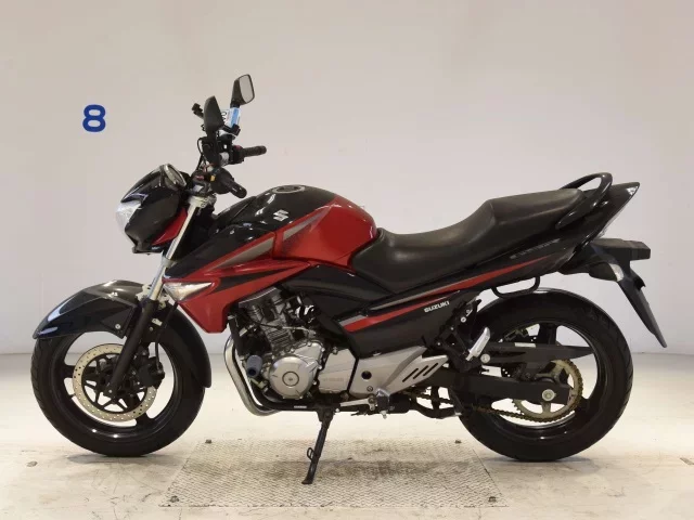 Suzuki GSR250