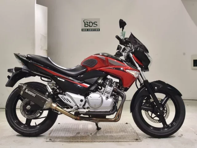 Suzuki GSR250