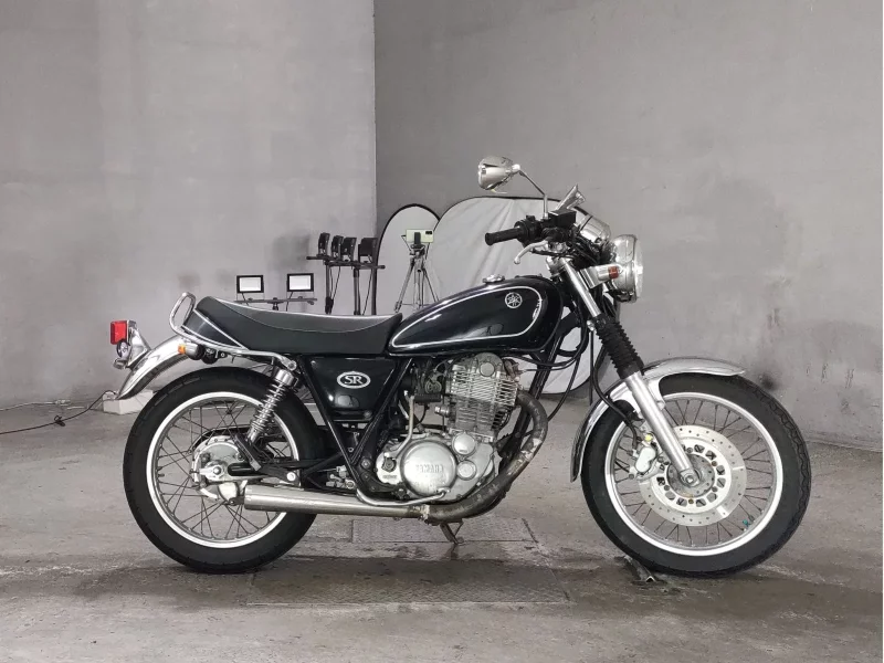 Yamaha SR400-1