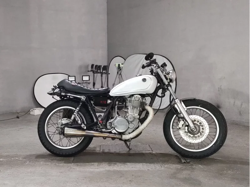 Yamaha SR400-1