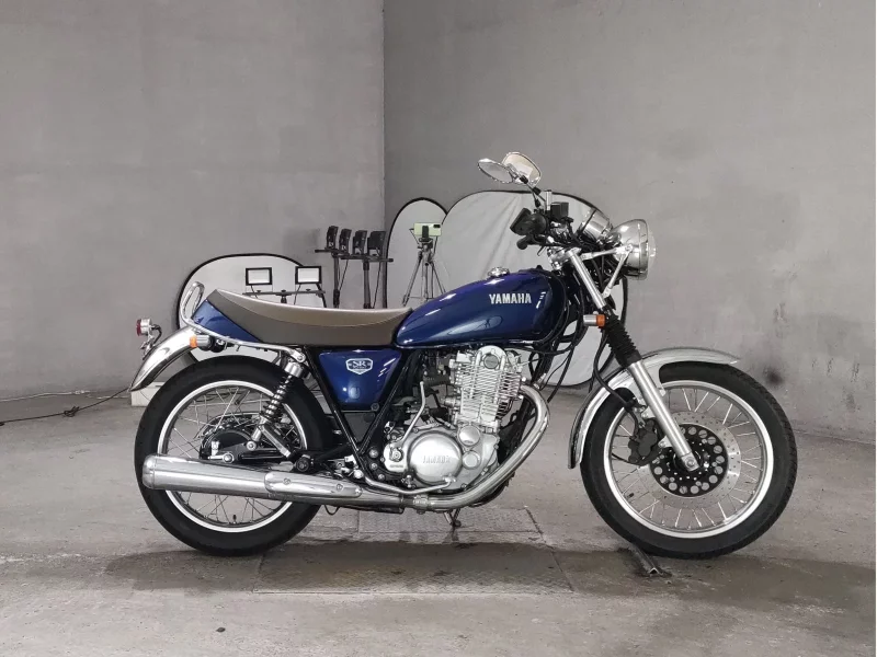 Yamaha SR400-1