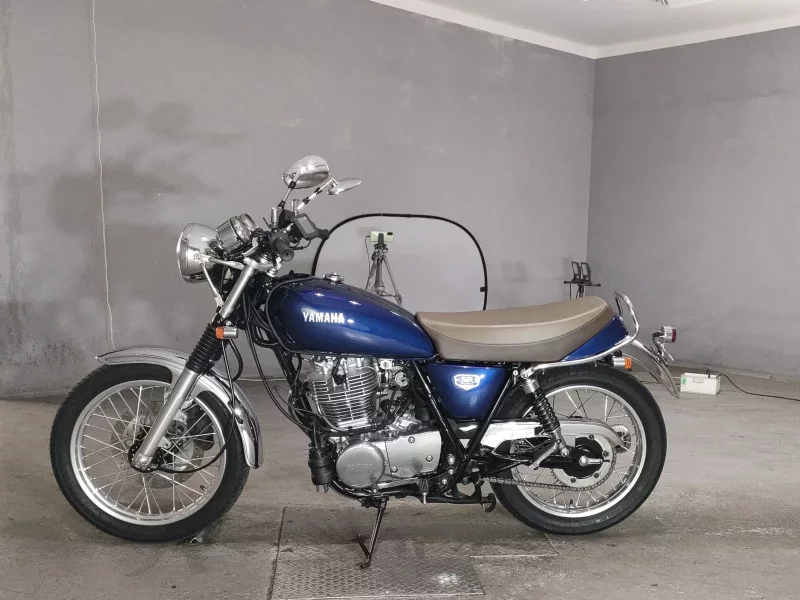 Yamaha SR400-1
