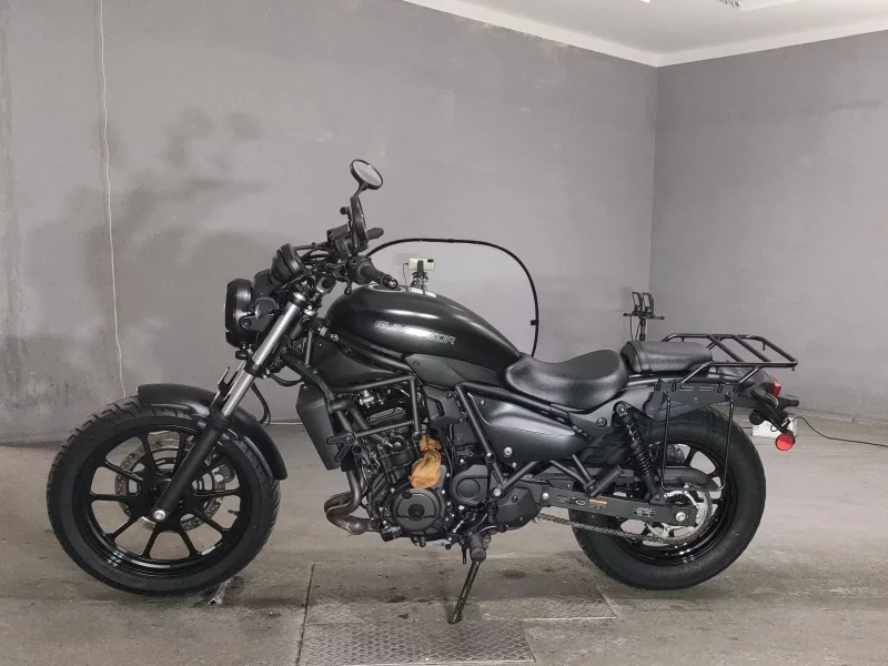 Kawasaki ELIMINATOR 400-1