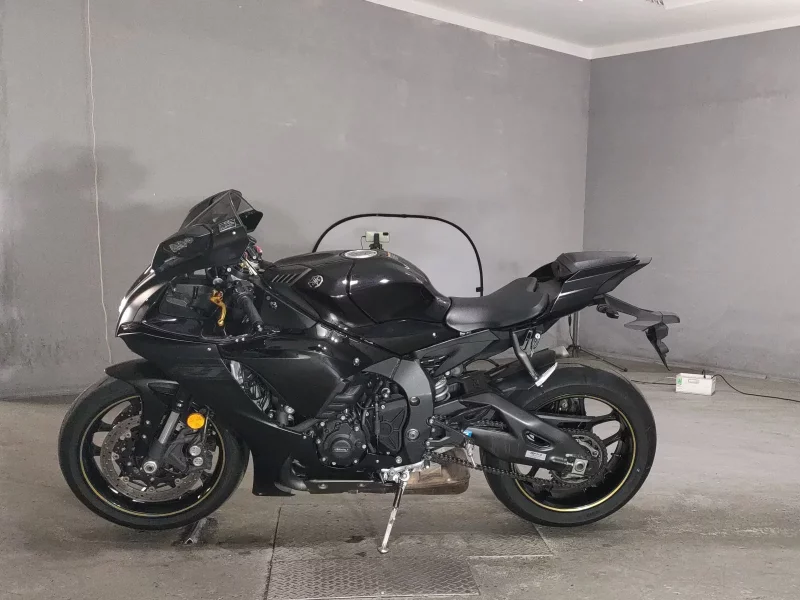 Yamaha YZF-R1