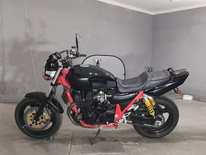 Yamaha XJR1200