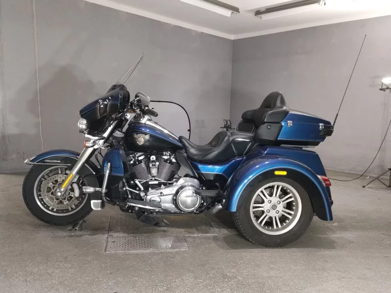 Harley-Davidson HARLEY FLHTCUTG1750 TRIKE