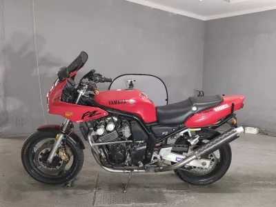 Yamaha FZ400