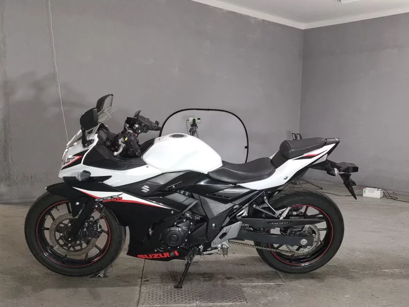 Suzuki GSX250R