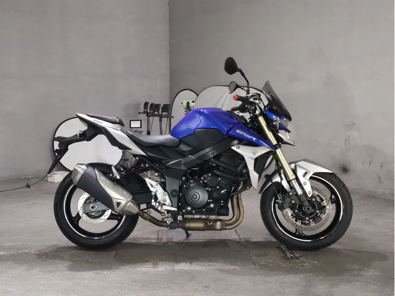 Suzuki GSR750