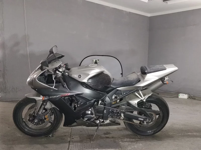 Yamaha YZF-R1