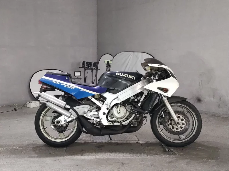 Suzuki RGV250