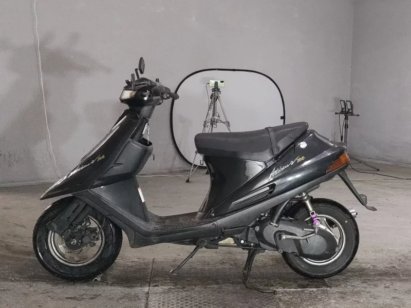 Suzuki ADDRESS V100
