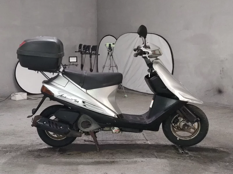Suzuki ADDRESS V100