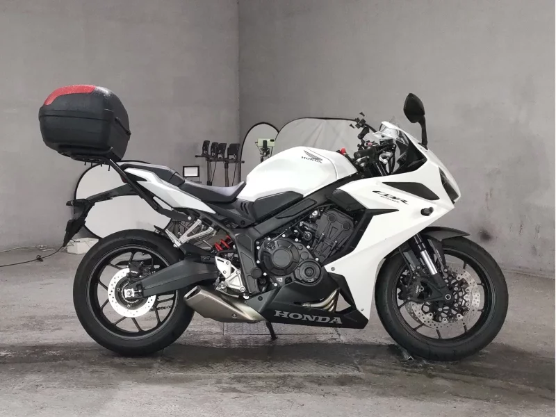 Honda CBR650R лот № 8447 оценка 4  с аукциона в Японии