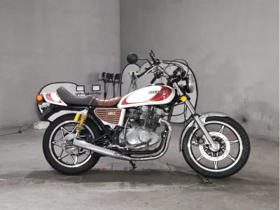 Suzuki GS425