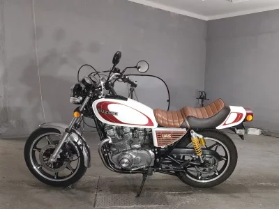 Suzuki GS425