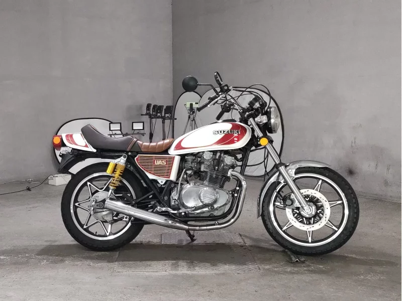 Suzuki GS425