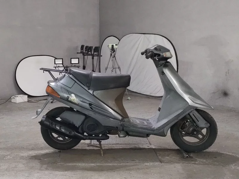 Suzuki ADDRESS V100