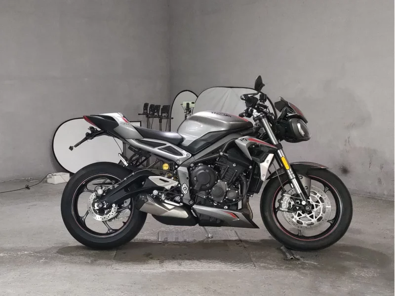 Triumph  STREET TRIPLE RS лот № 7468 оценка 5  с аукциона в Японии