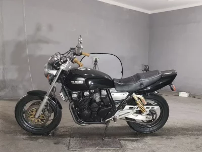 Yamaha XJR400