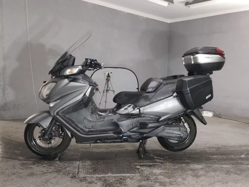Suzuki SKYWAVE 650LX