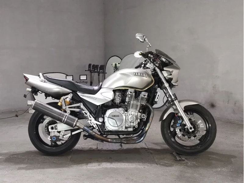 Yamaha XJR1300