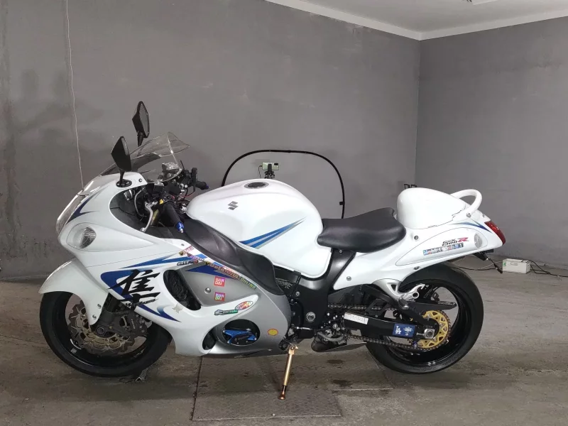 Suzuki GSX1300R HAYABUSA