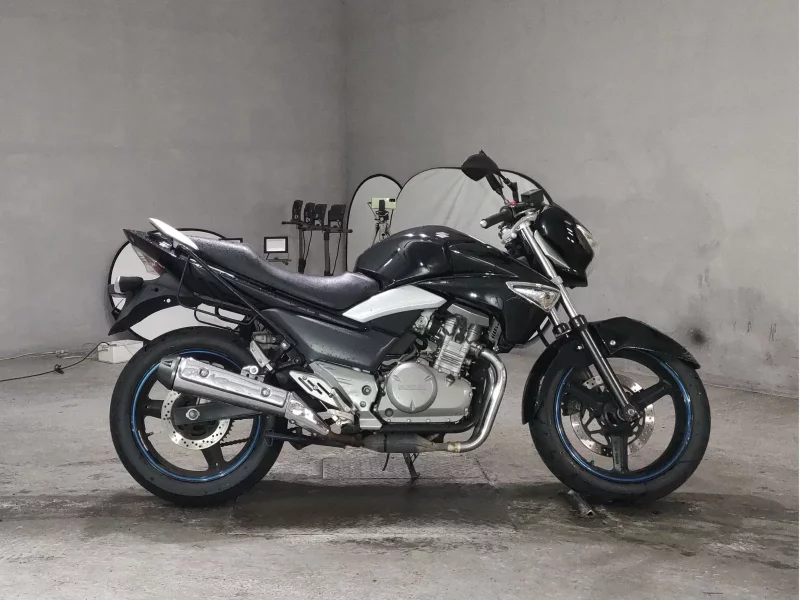 Suzuki GSR250