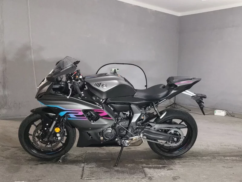 Yamaha YZF-R7