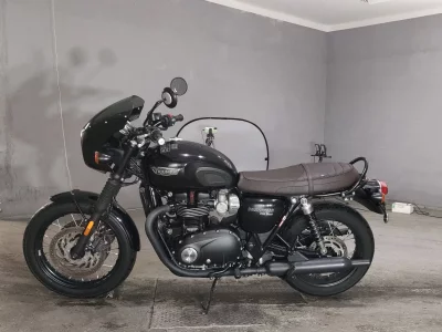 Triumph  T120 BONNEVILLE лот № 7586 оценка 4  с аукциона в Японии 2