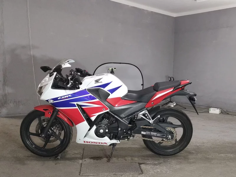 Honda CBR250R