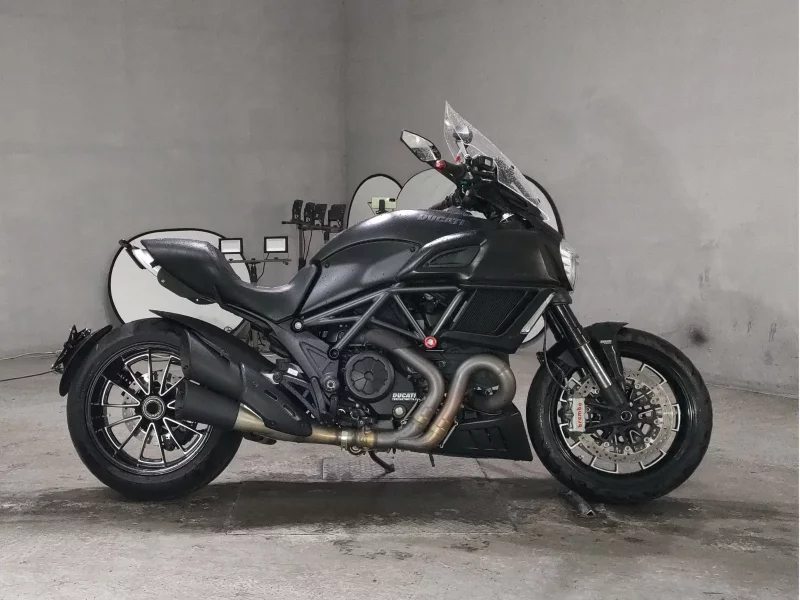 Ducati DUCATI DIAVEL DARK
