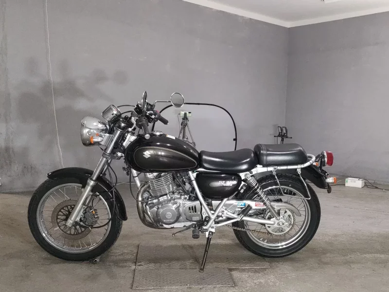 Suzuki ST250E