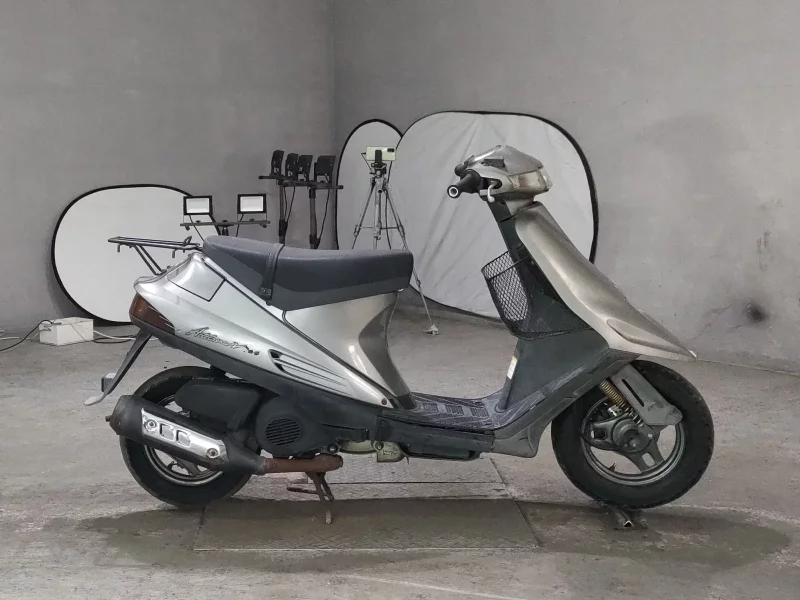 Suzuki ADDRESS V100