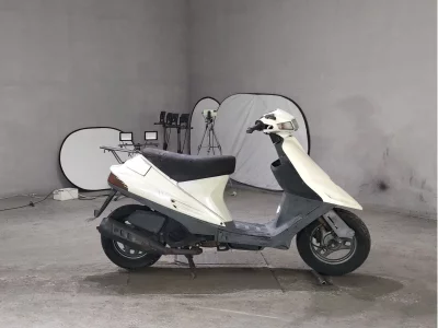 Suzuki ADDRESS V100