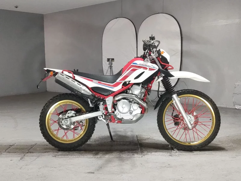 Yamaha SEROW 250