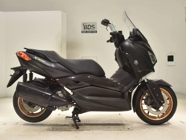 Yamaha X-MAX250-2