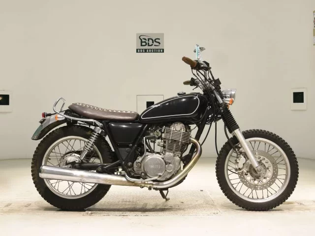 Yamaha SR400-3