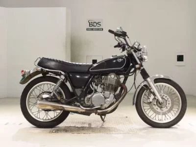 Yamaha SR400-3