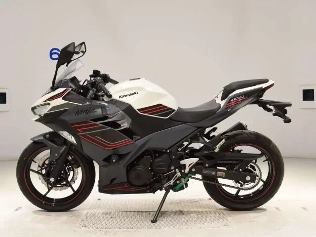 Kawasaki NINJA400-2