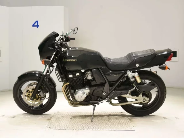 Kawasaki ZRX400