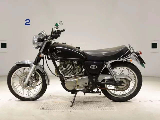Yamaha SR400-3