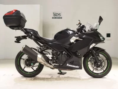 Kawasaki NINJA400-2
