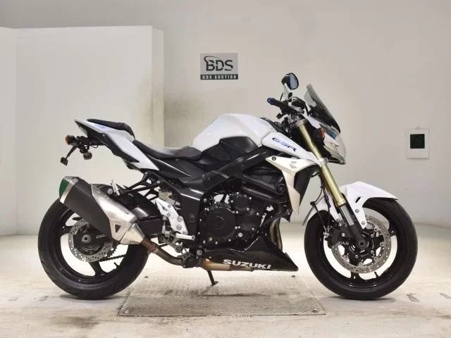 Suzuki GSR750A