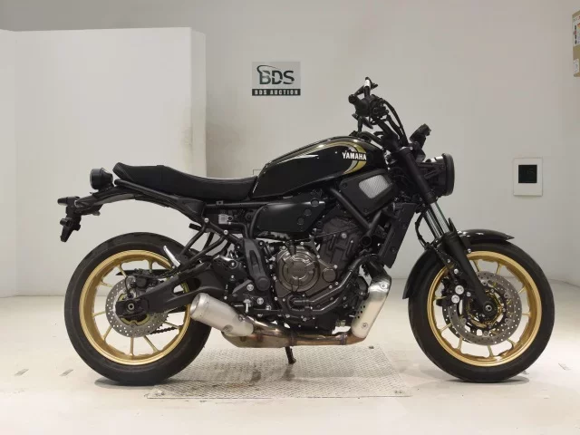 Yamaha XSR700-2