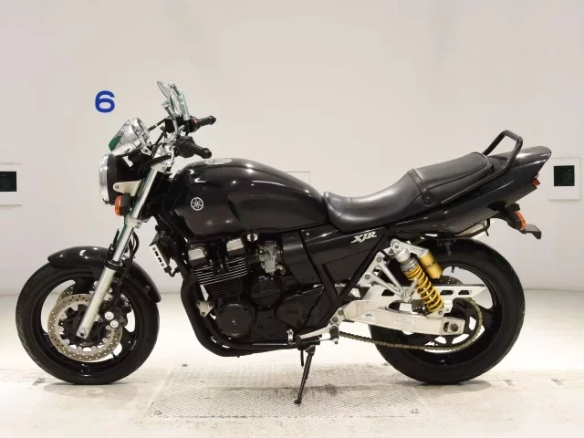 Yamaha XJR400R-3