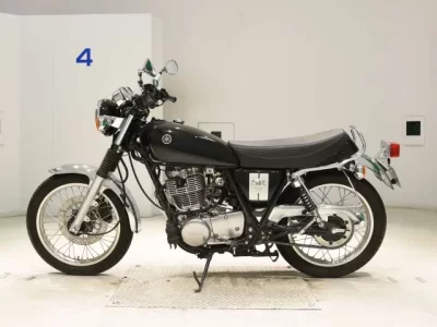 Yamaha SR400-5  с аукциона в Японии
